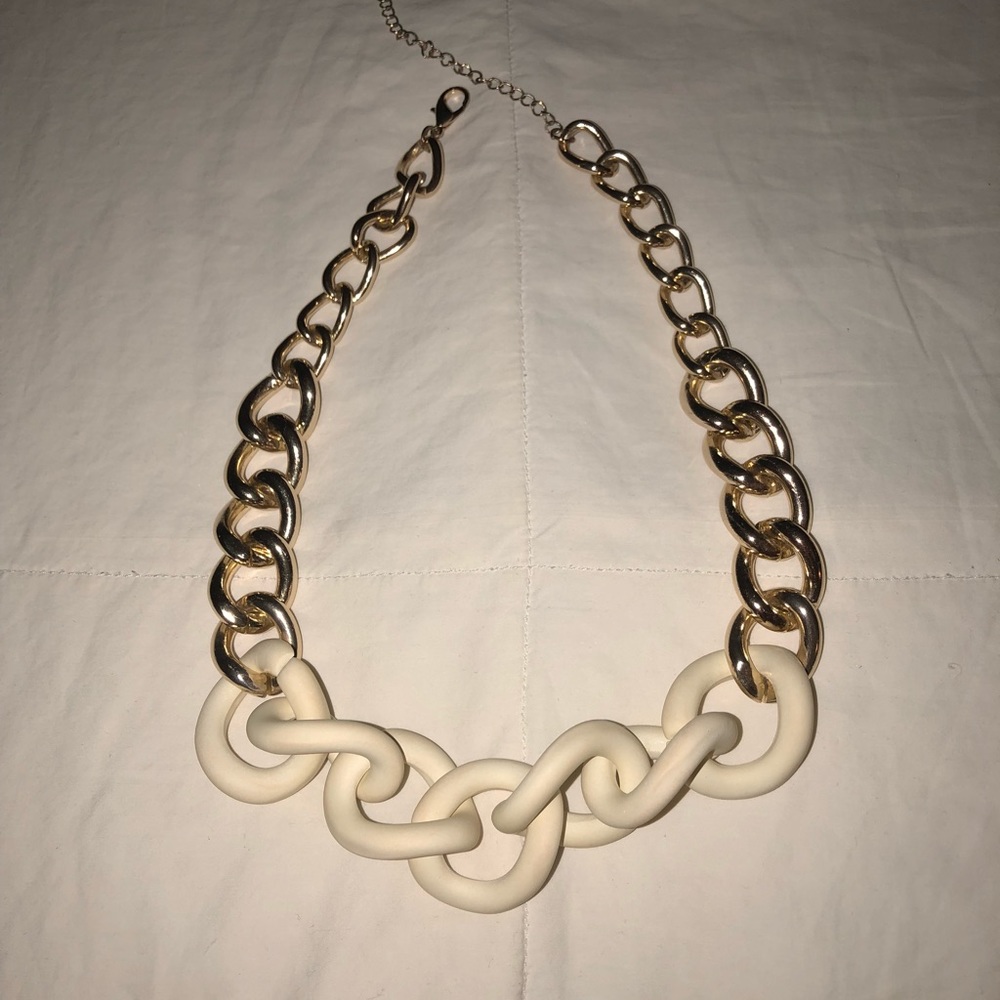 White/Gold Necklace